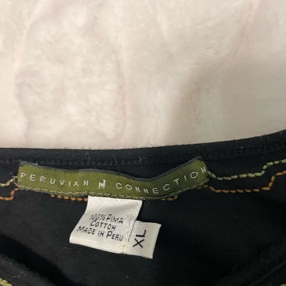 Peruvian Connection LP/XLP 100% Pima Cotton Black Embroidered Creature VNeck Top - Picture 7 of 7